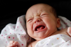 neonato piange sempre